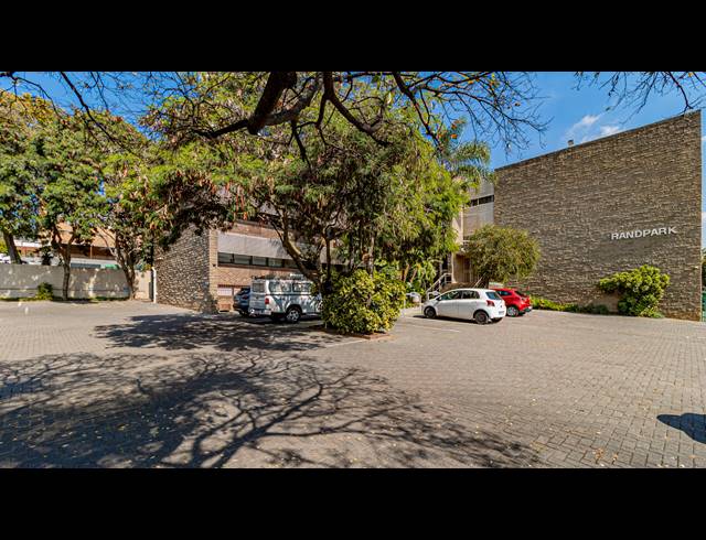 1,048M² OFFICE FOR SALE IN FERNDALE